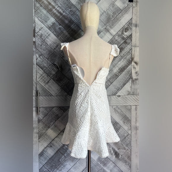 SELFIE LESLIE NWT HALI FRILL STRAP CROCHET LACE DRESS - Picture 10 of 13